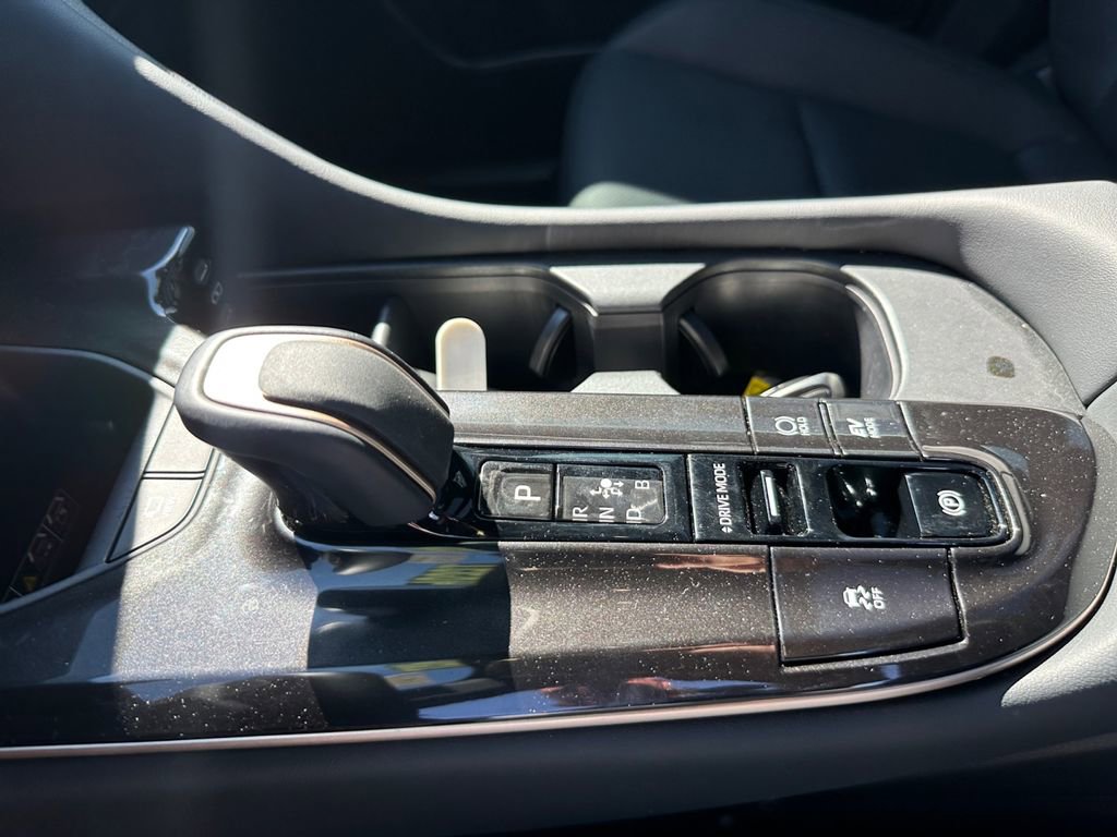 Used 2025 Toyota Crown Limited w/ Advanced Technology Package image 23