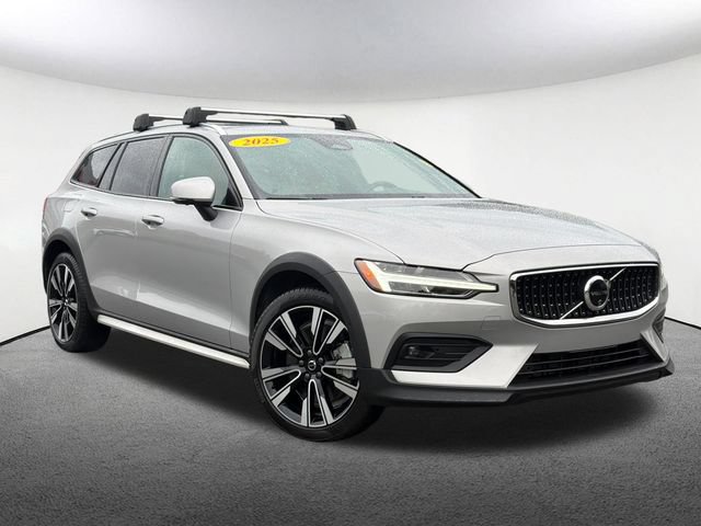 Used 2025 Volvo V60 B5 Cross Country Ultra w/ Protection Package Premier AWD/4WD image 2
