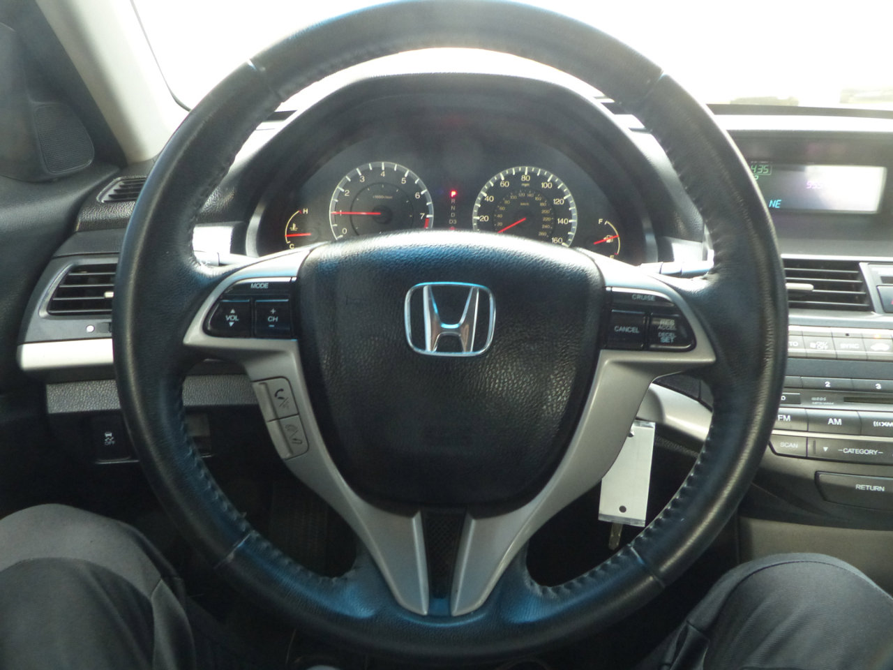 Used 2011 Honda Accord EX-L image 18