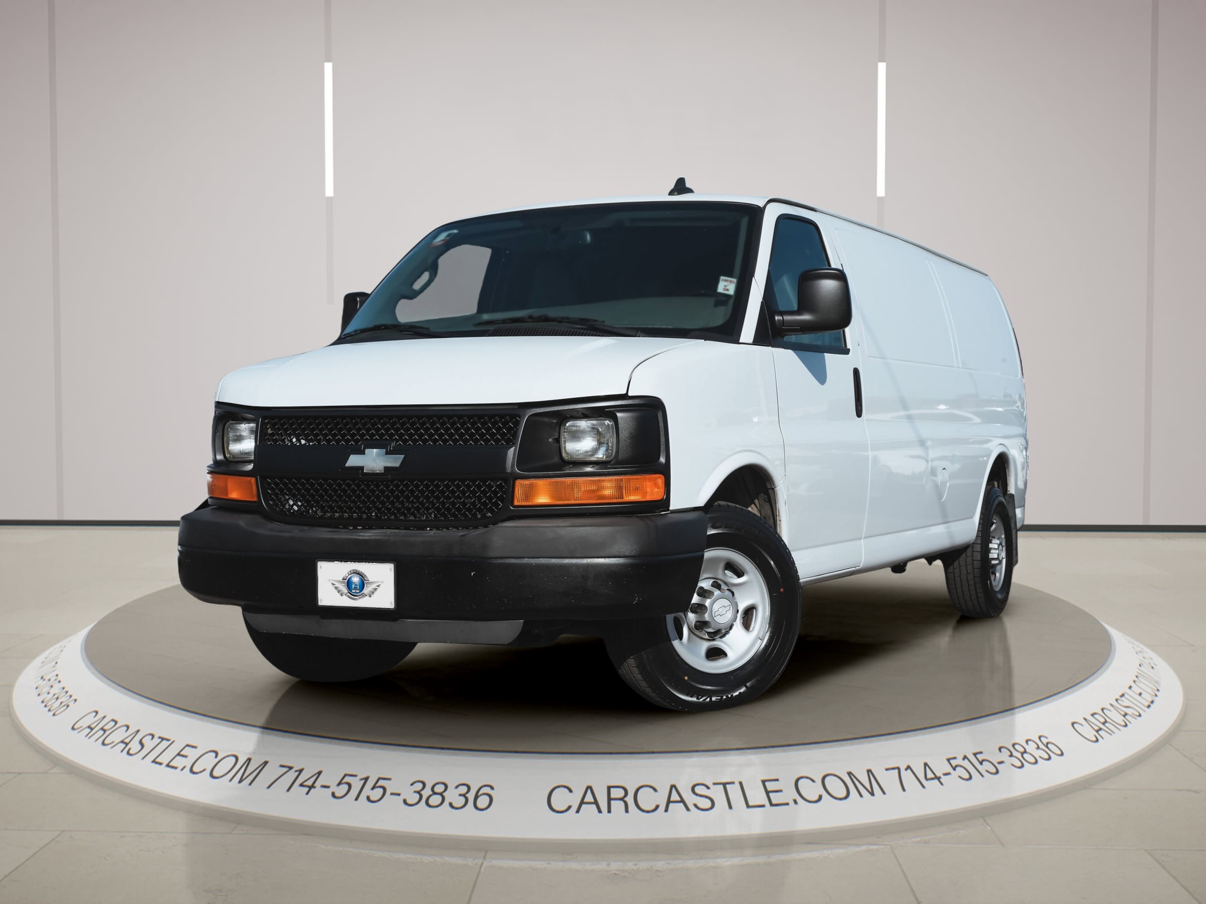Used 2016 Chevrolet Express 3500 Extended RWD image 1