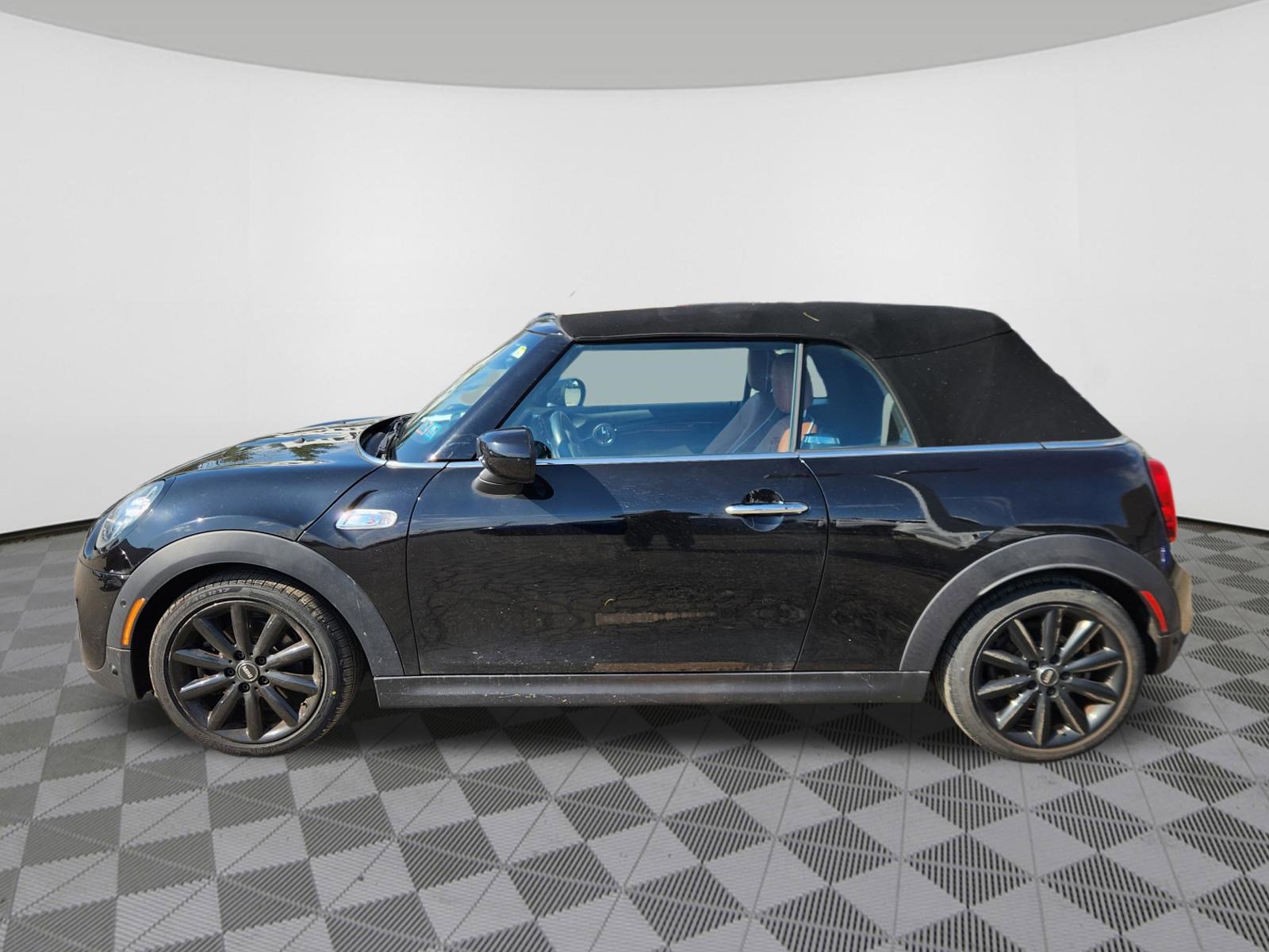 Used 2021 MINI Cooper S w/ Driver Assistance Package image 5