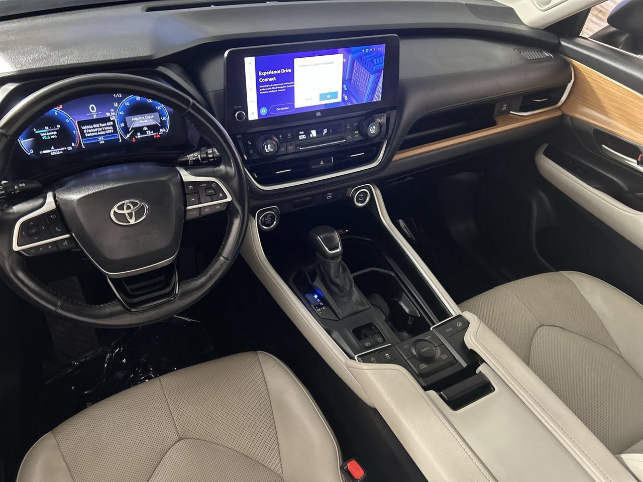Used 2024 Toyota Grand Highlander AWD image 23