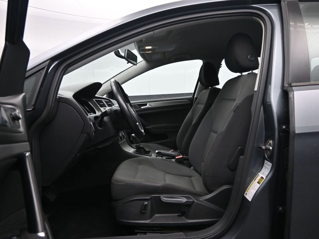 Used 2016 Volkswagen Golf S FWD image 19