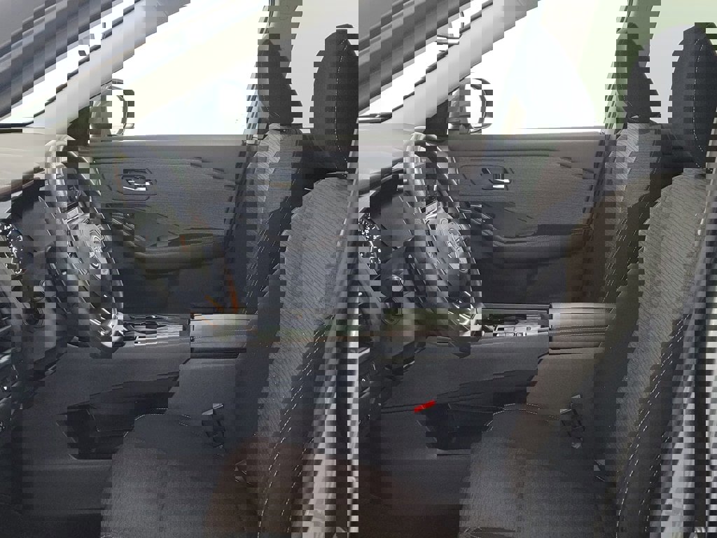 Used 2023 Nissan Rogue SV image 13