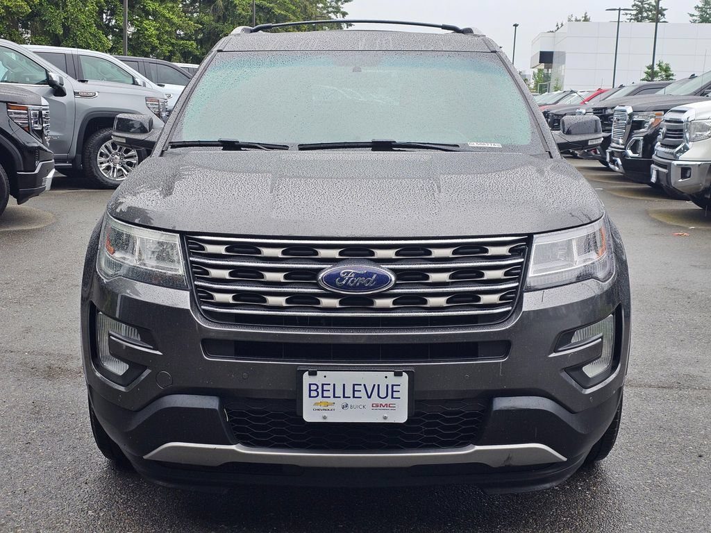 Used 2016 Ford Explorer XLT w/ Equipment Group 202A AWD/4WD image 8