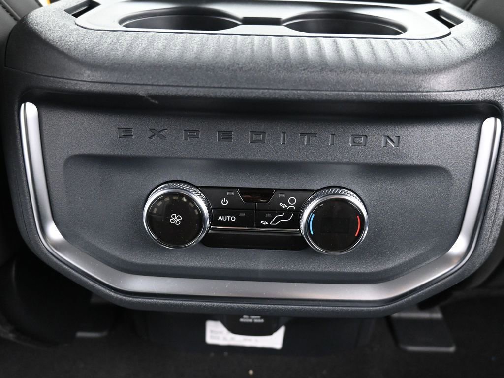 New 2026 Ford Expedition Active image 12