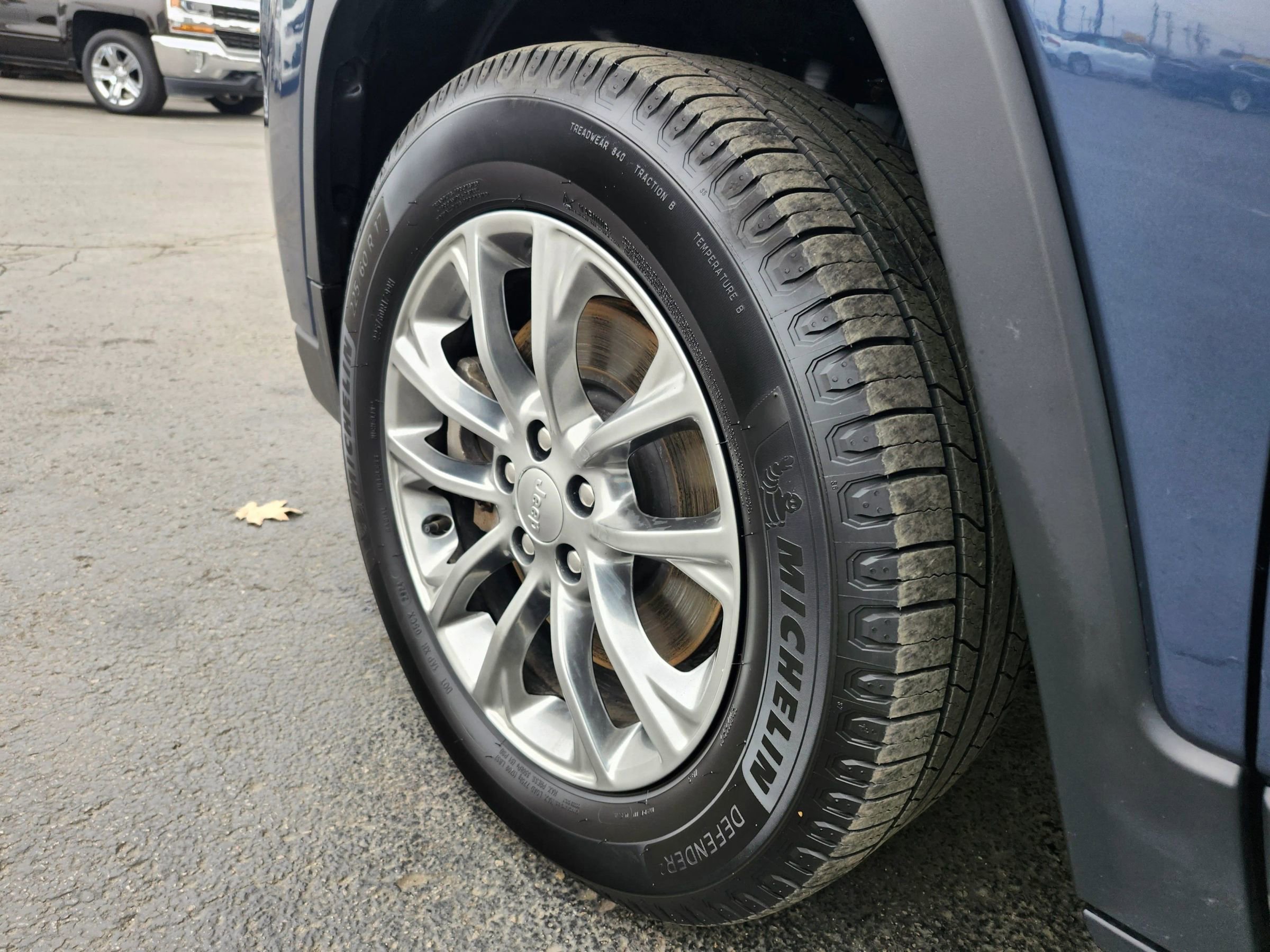 Used 2021 Jeep Cherokee Latitude Plus image 30