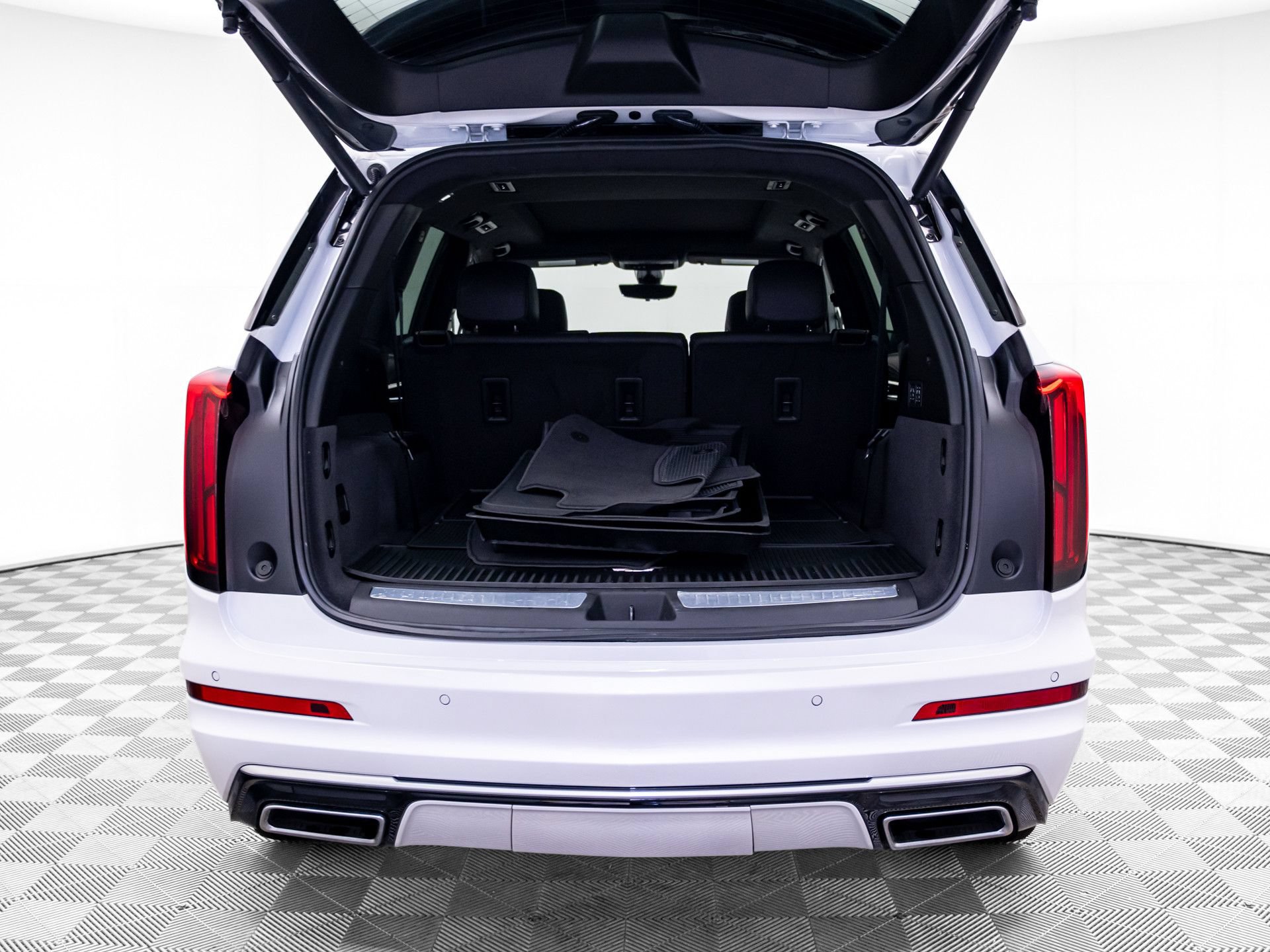 Certified 2025 Cadillac XT6 Premium Luxury w/ Platinum Package AWD/4WD image 35