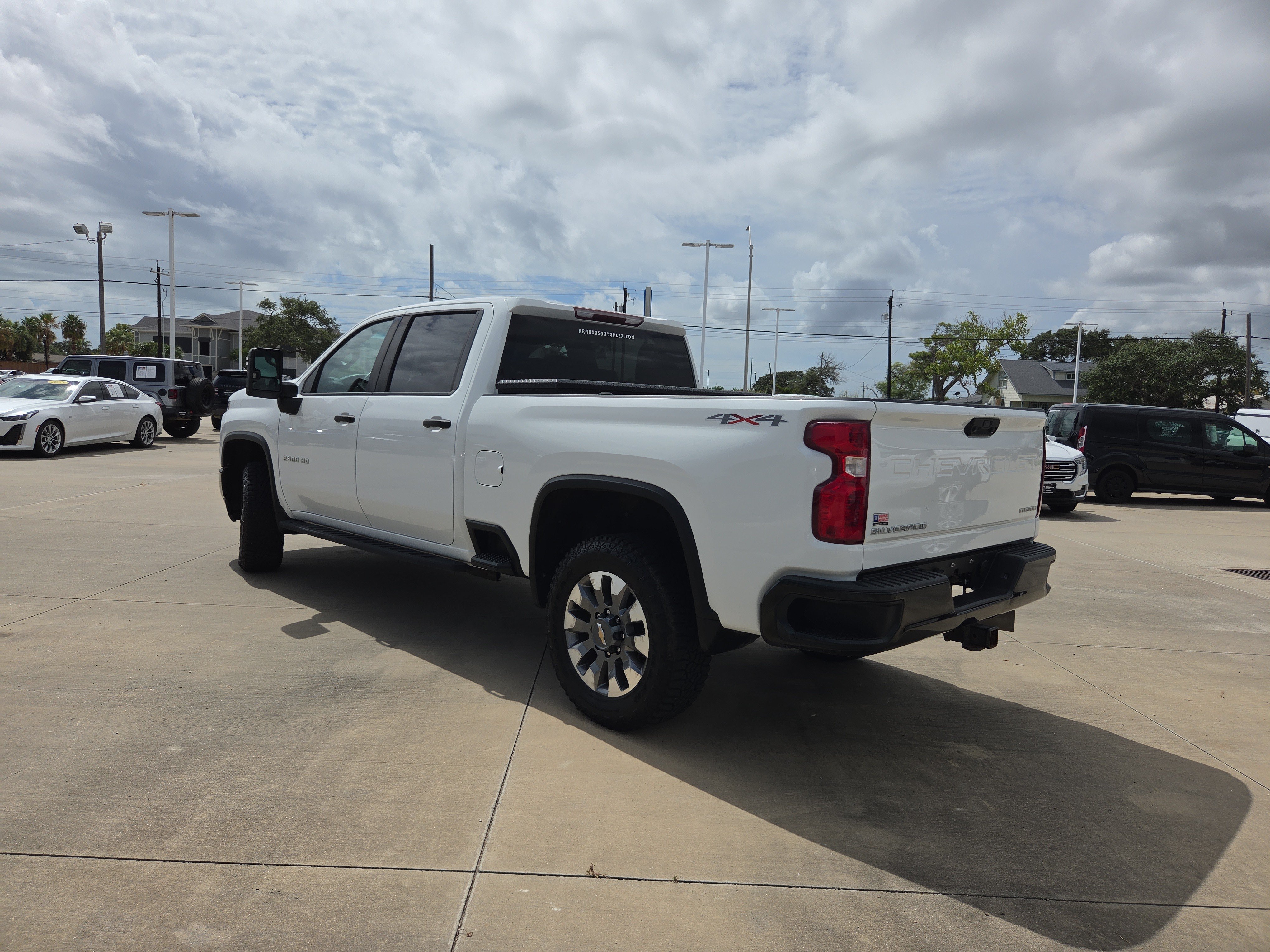 Used 2022 Chevrolet Silverado 2500 Custom w/ Custom Value Package AWD/4WD image 7