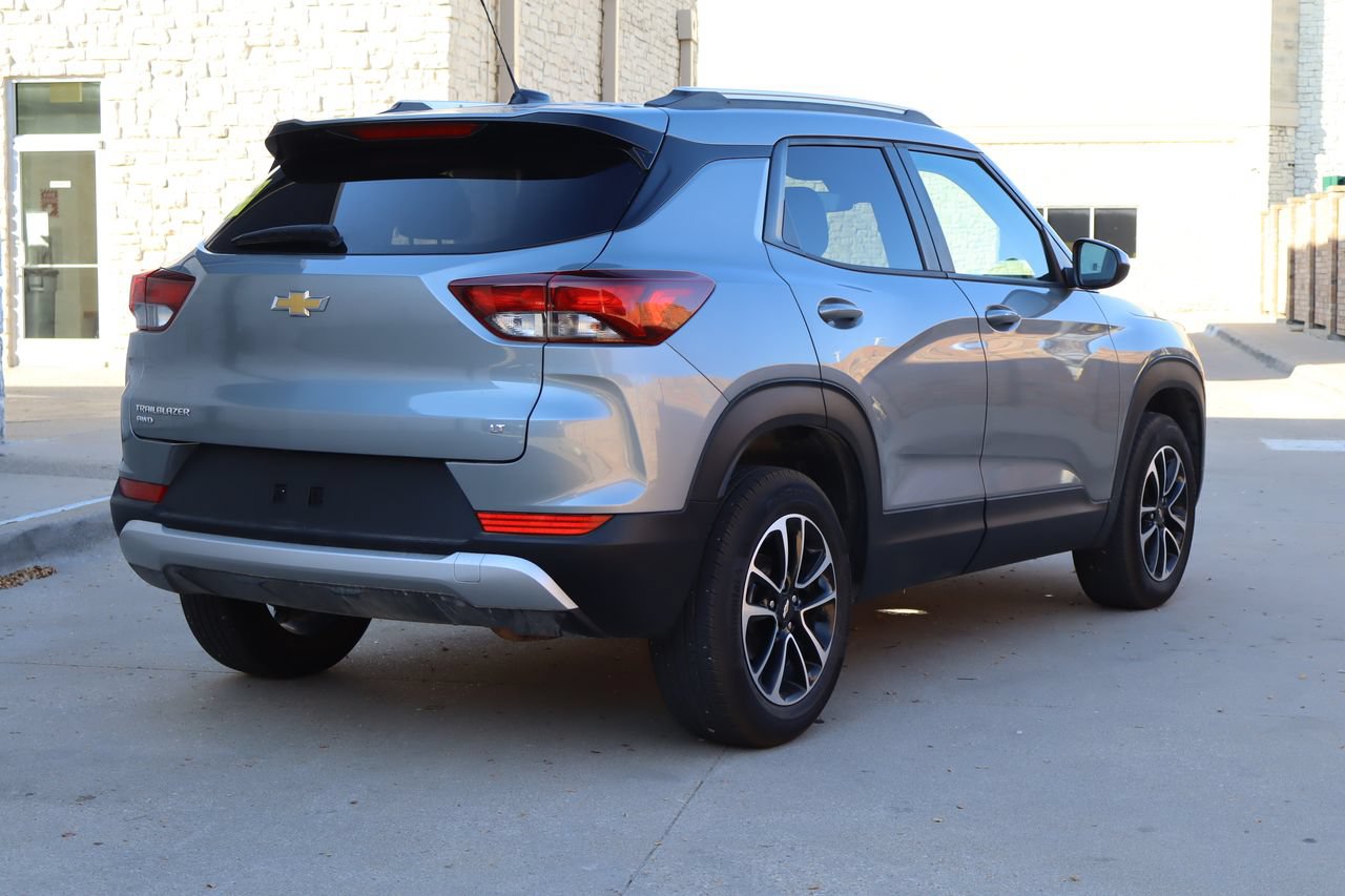 Used 2026 Chevrolet TrailBlazer LT AWD/4WD image 3