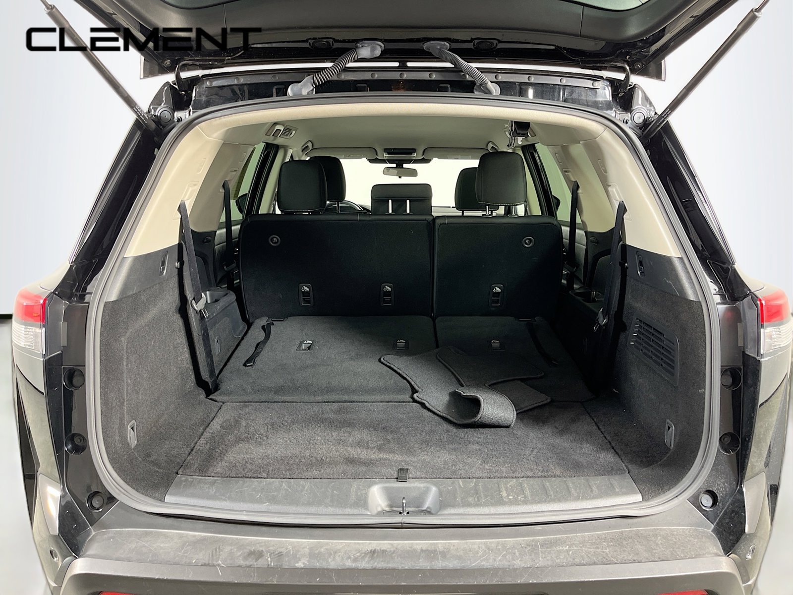 Used 2024 Nissan Pathfinder SV FWD image 10