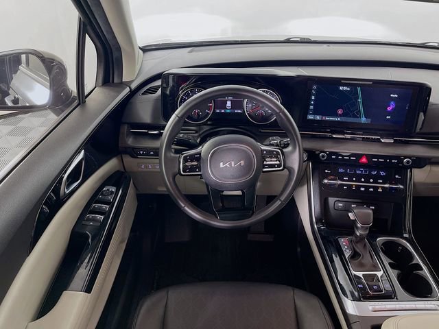 Used 2024 Kia Carnival EX image 23