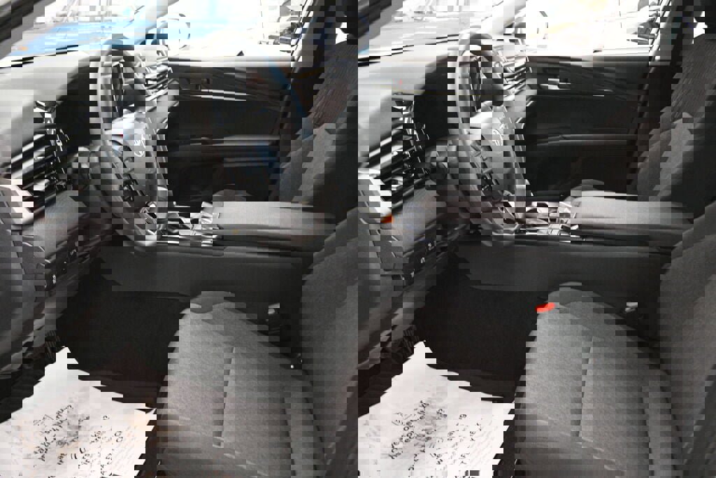 Used 2025 Toyota Camry LE image 18