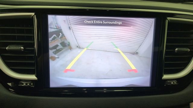 Used 2022 Chrysler Pacifica Touring-L image 22