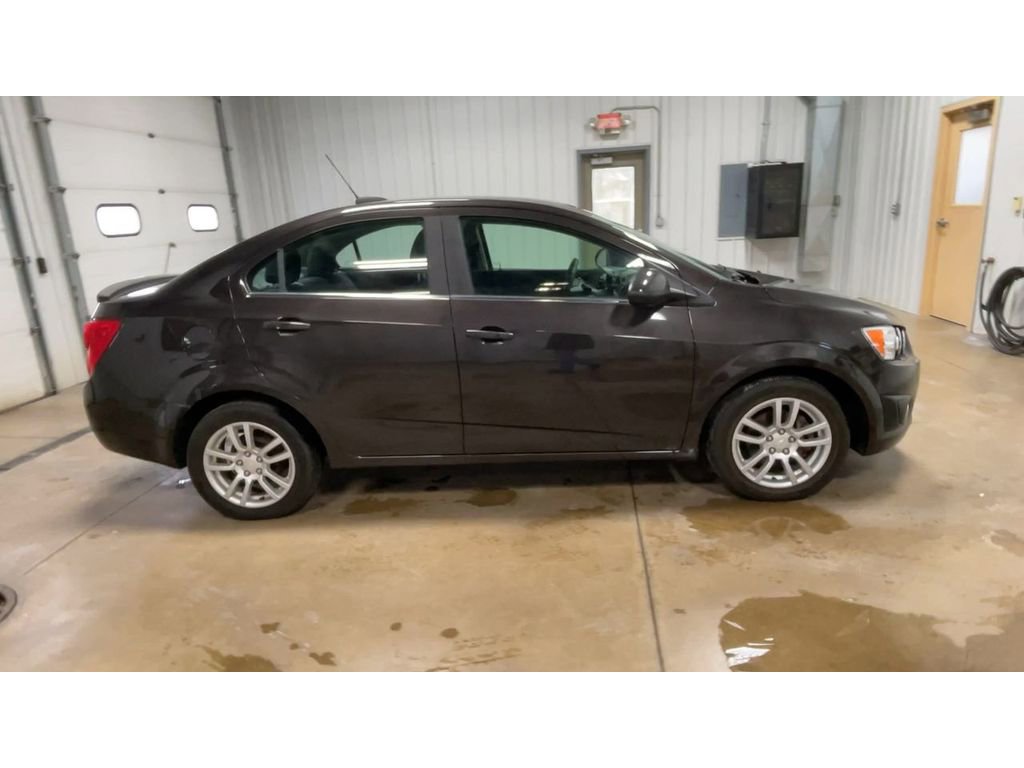 Used 2015 Chevrolet Sonic LT w/ Wheels and Fog Lamp Package FWD image 9