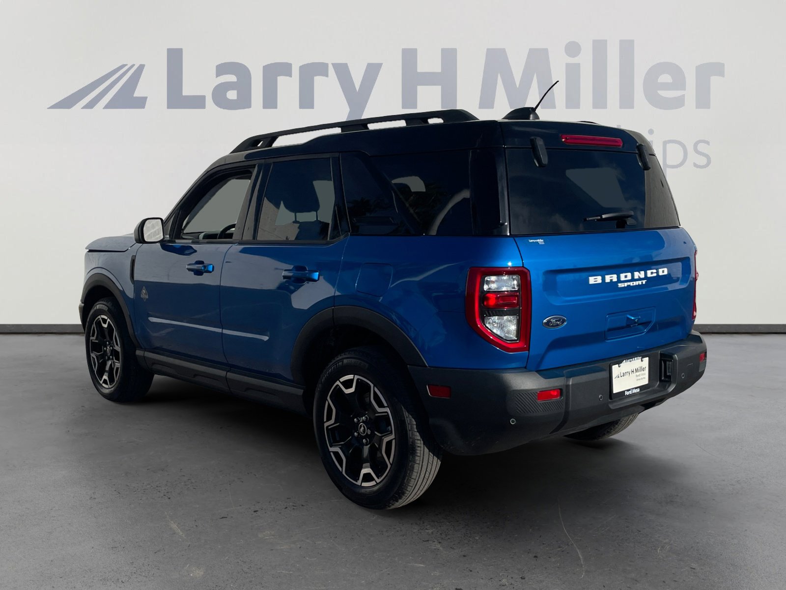 New 2025 Ford Bronco Sport Outer Banks image 3