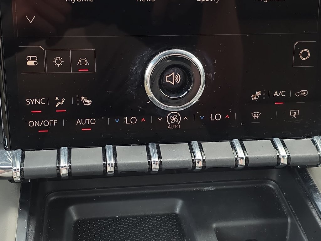 Used 2024 GMC Acadia Elevation w/ Luxury Package FWD image 24