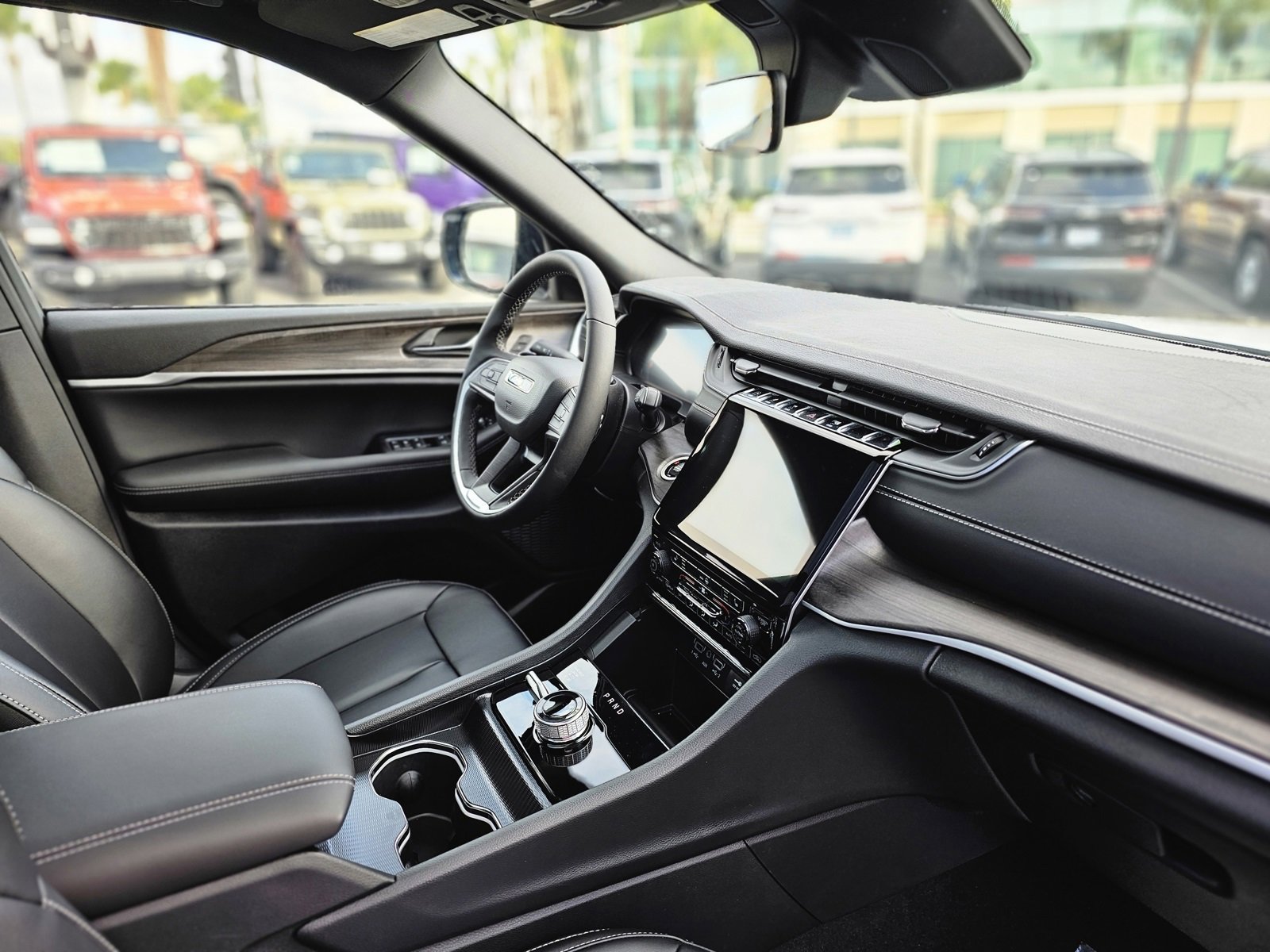 New 2025 Jeep Grand Cherokee Limited image 28