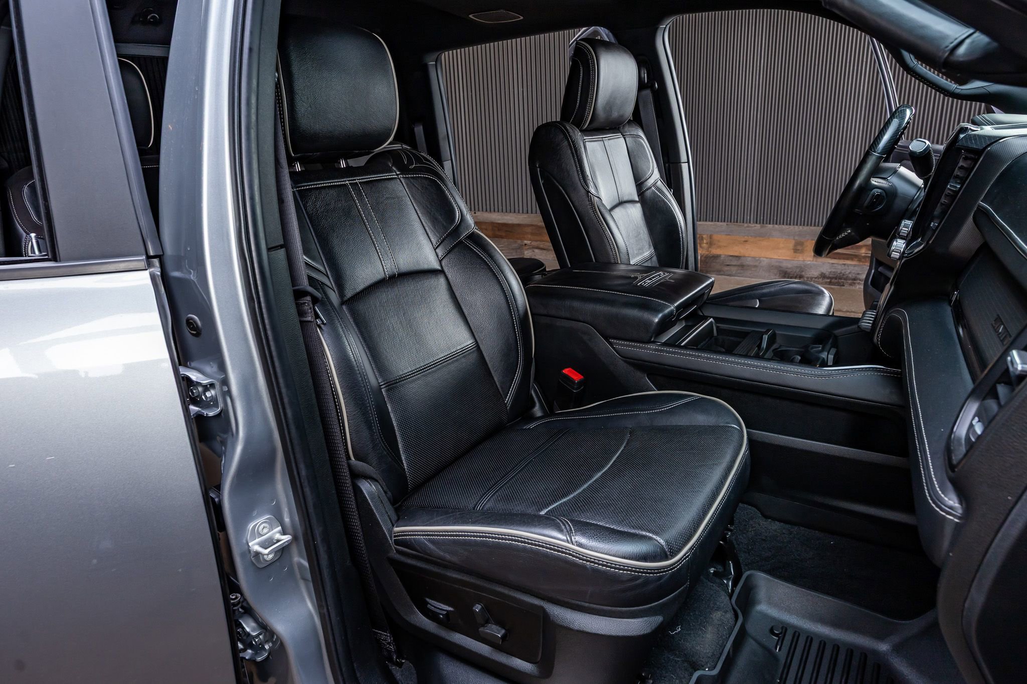 Used 2022 RAM 3500 Limited w/ Night Edition image 26