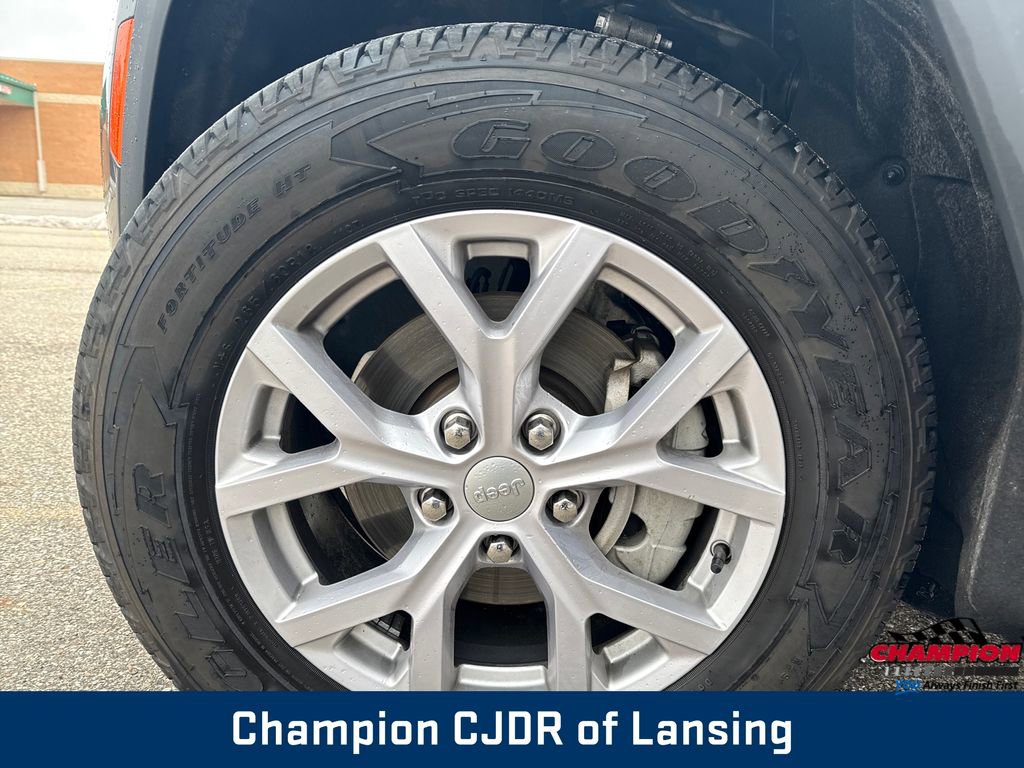 Used 2022 Jeep Grand Cherokee Limited image 30