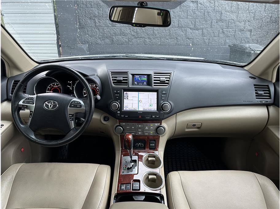 Used 2011 Toyota Highlander Limited w/ Tow Pkg AWD/4WD image 19