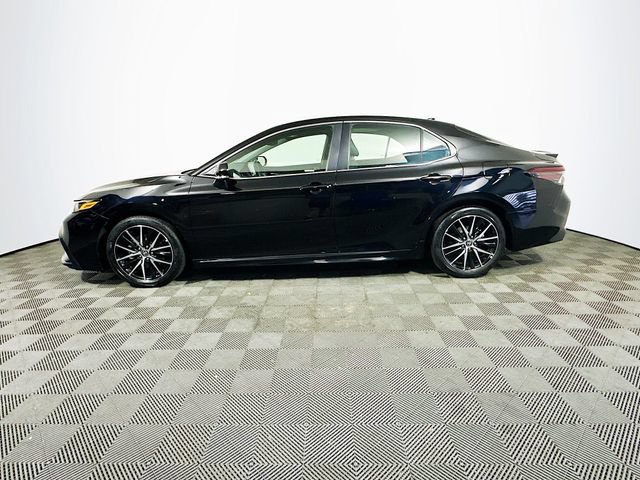Used 2024 Toyota Camry SE w/ Cold Weather Package AWD/4WD image 5