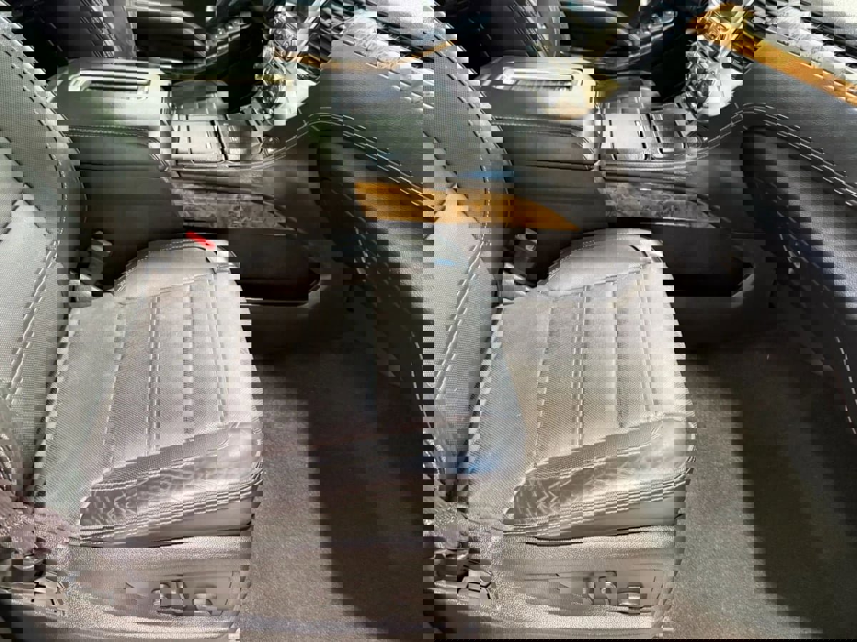 Used 2015 GMC Yukon Denali w/ Premium Package image 27