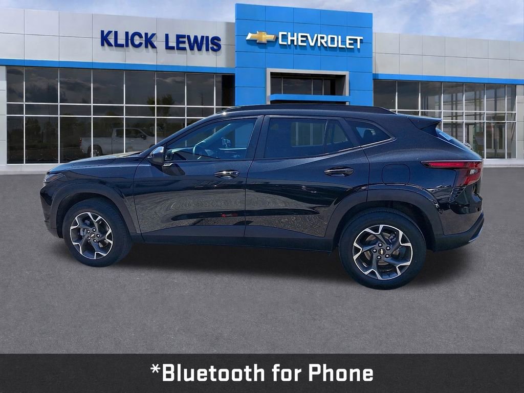 Used 2025 Chevrolet Trax LT w/ Driver Confidence Package FWD image 4