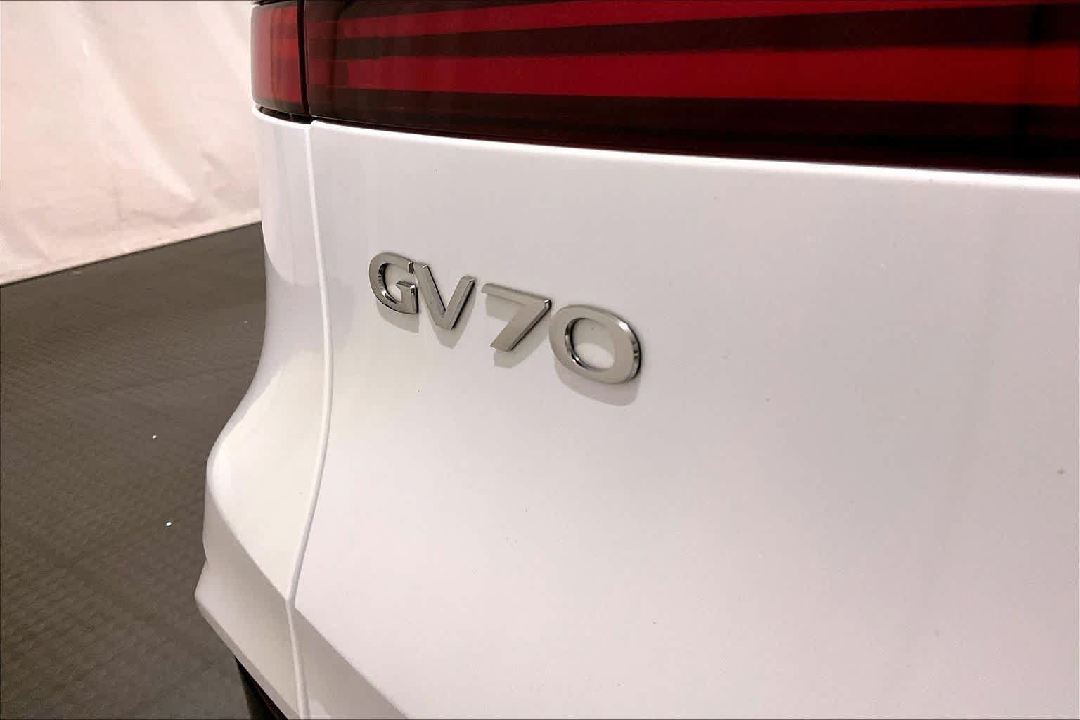 Used 2026 Genesis GV70 3.5T Sport Prestige AWD/4WD image 9