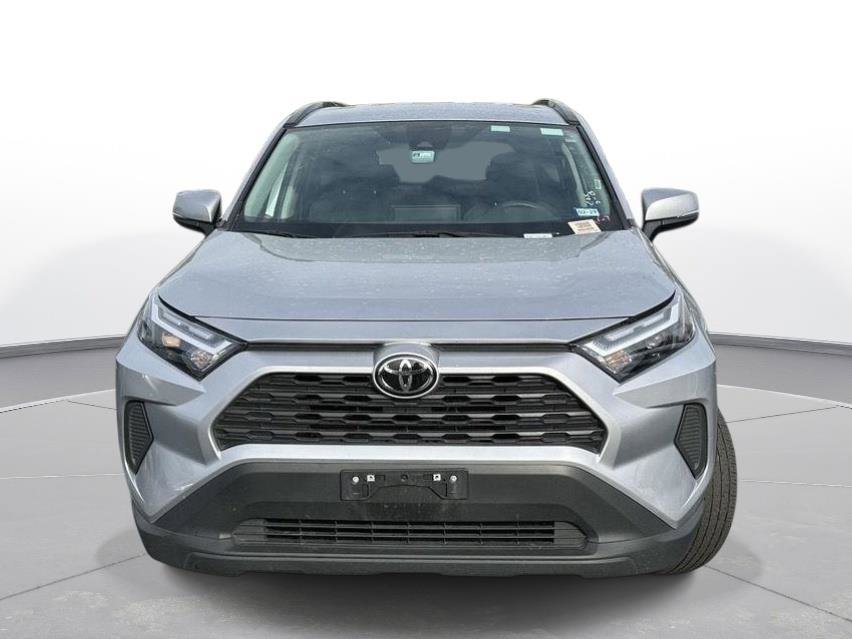 Used 2025 Toyota RAV4 XLE image 3