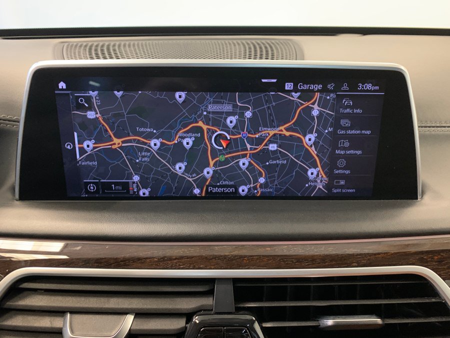 Used 2021 BMW 750i xDrive w/ Executive Package AWD/4WD image 30