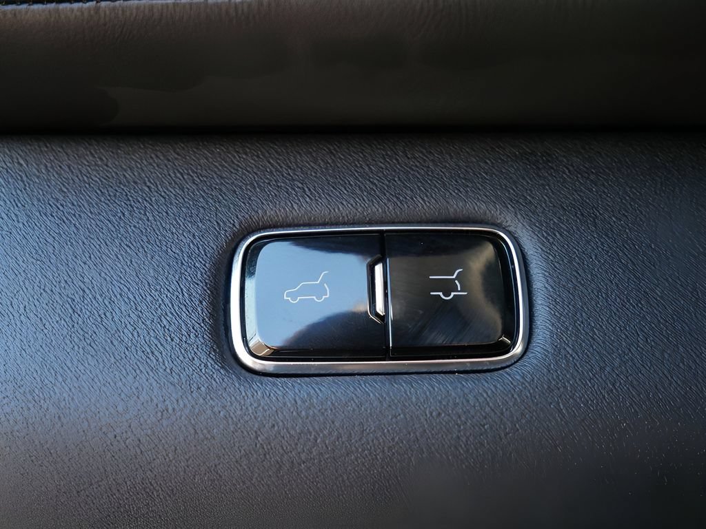 Used 2025 Lincoln Navigator Reserve AWD/4WD image 19