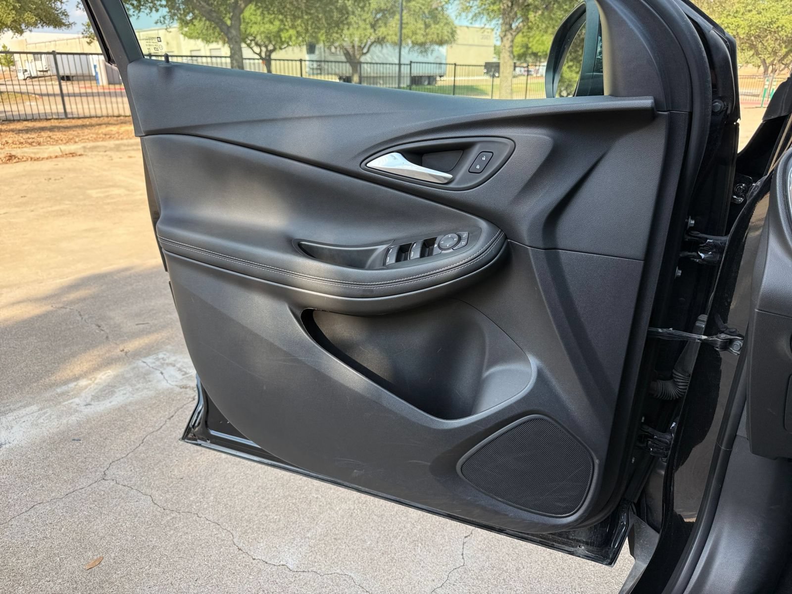 Used 2025 Buick Encore GX Preferred AWD/4WD image 18