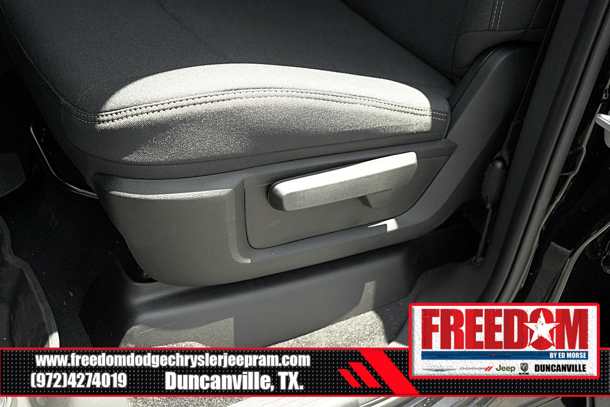 New 2025 RAM 2500 Tradesman image 36