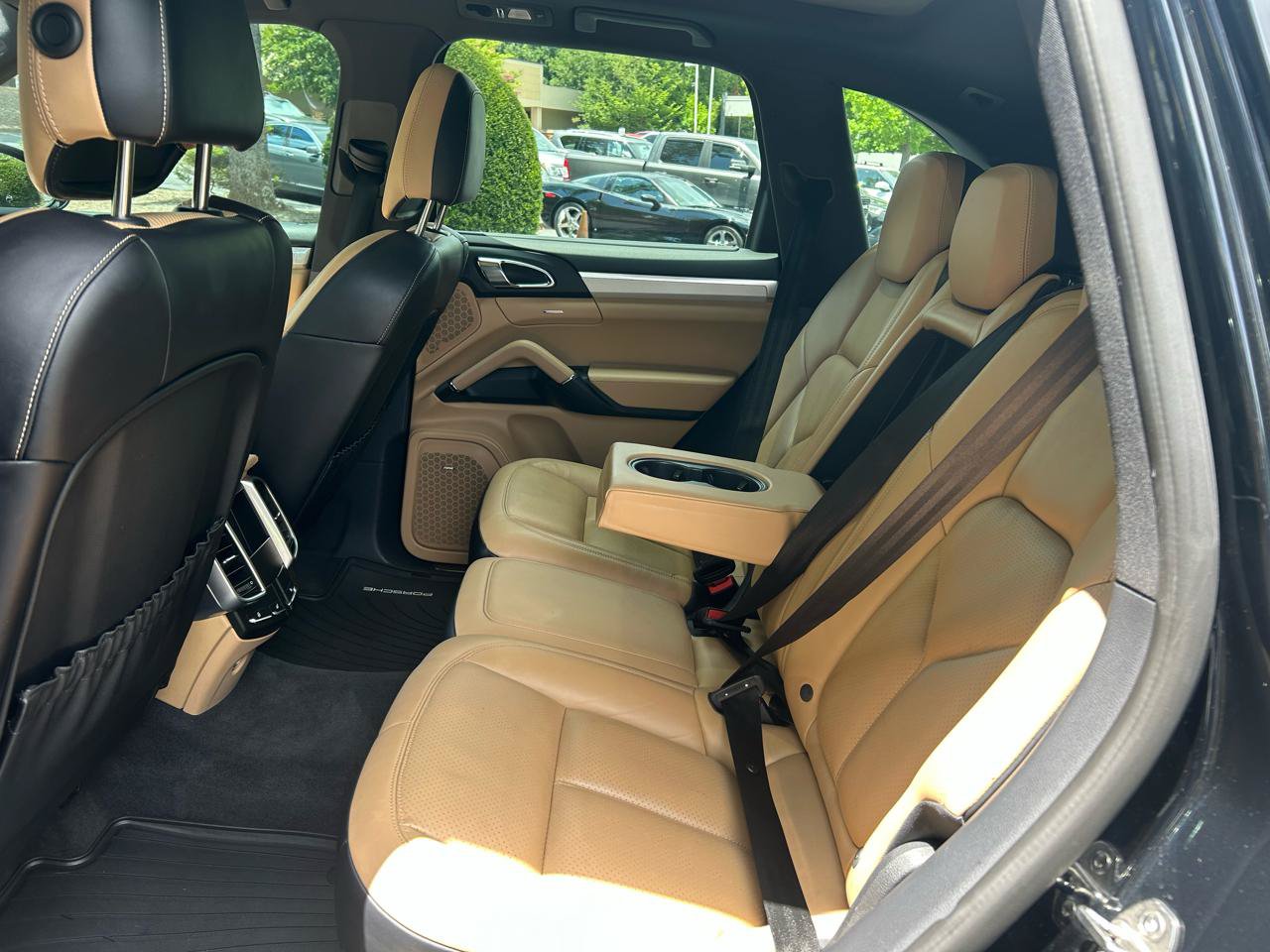 Used 2017 Porsche Cayenne S w/ Premium Plus Package AWD/4WD image 15