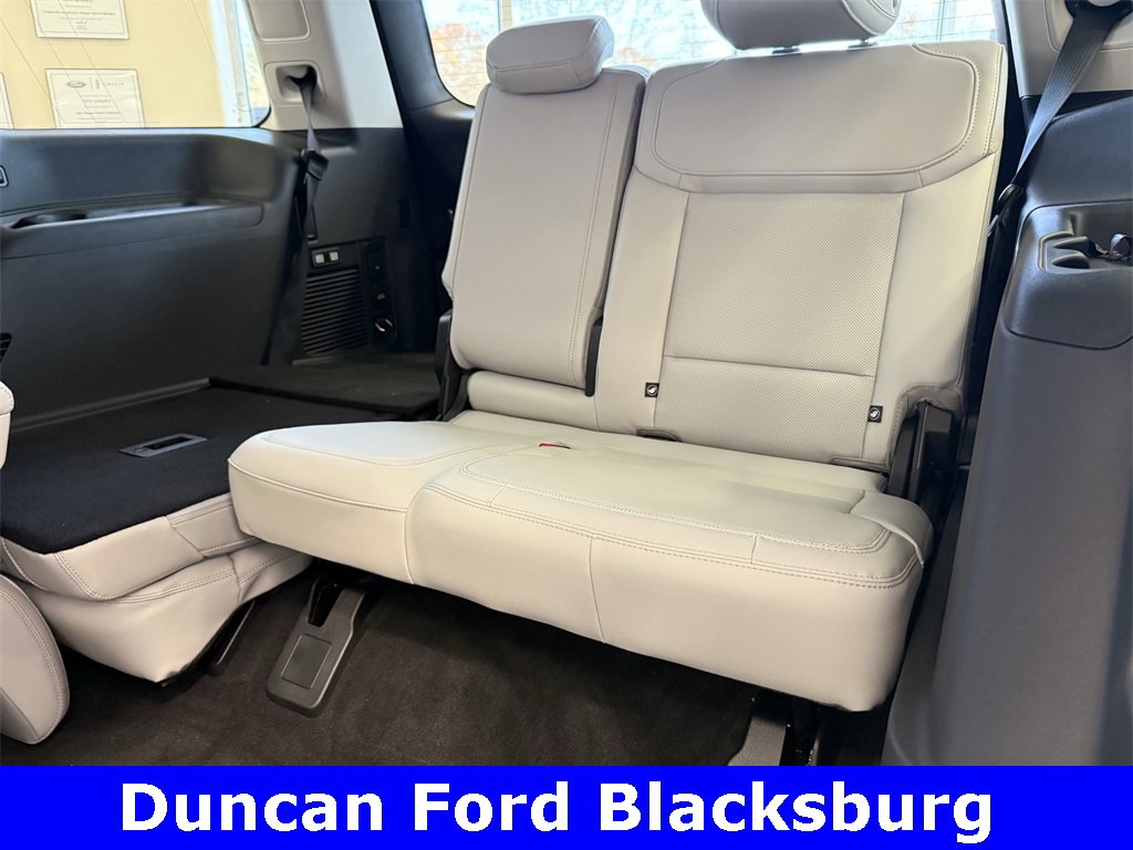 New 2025 Ford Expedition Platinum w/ Driver's Package image 16
