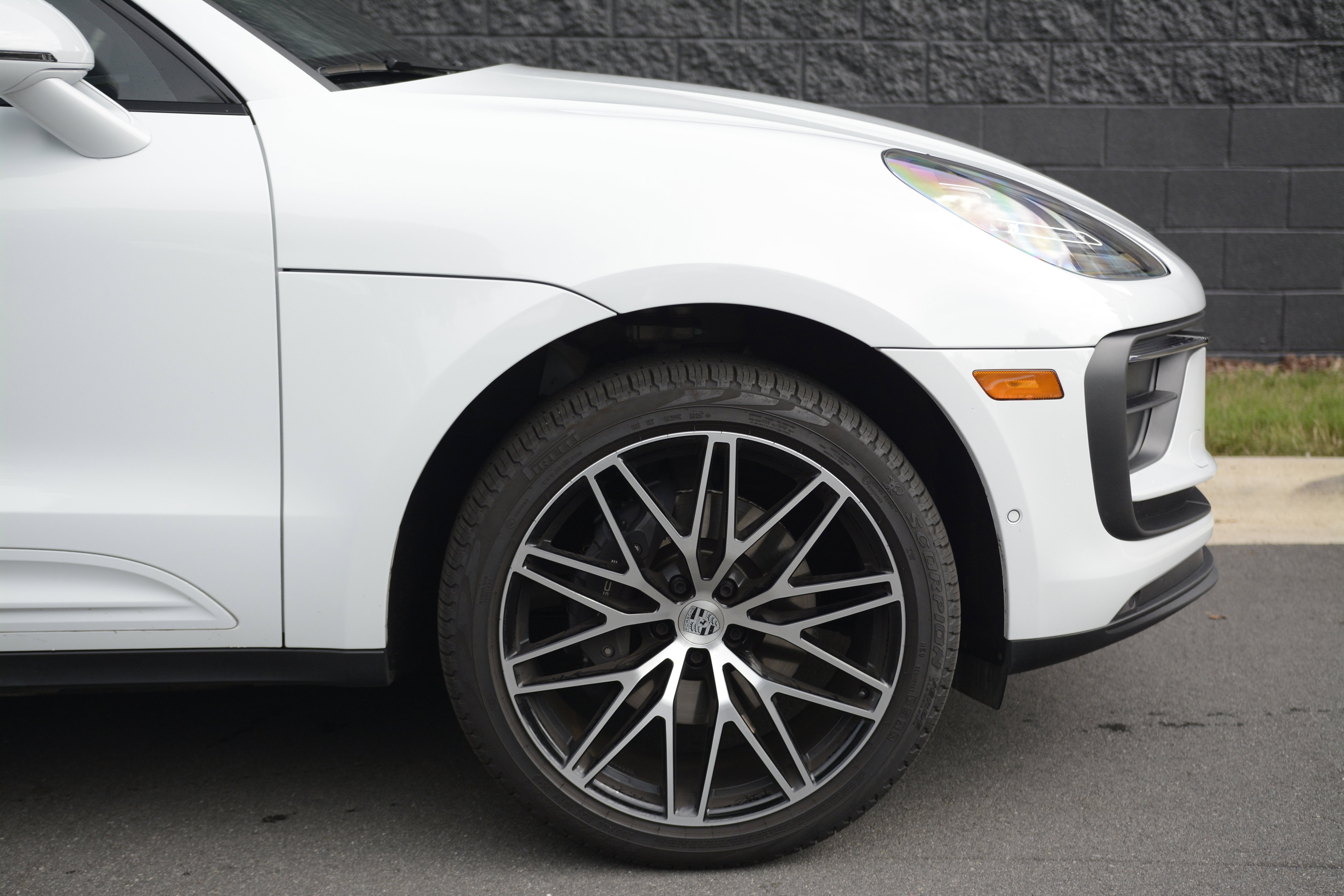 Certified 2026 Porsche Macan AWD/4WD image 41