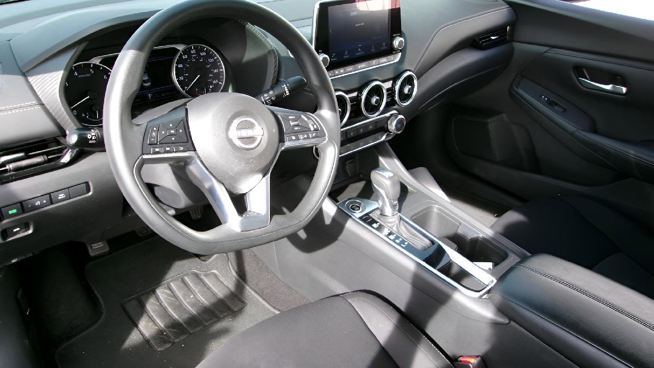 Used 2024 Nissan Sentra SV FWD image 12