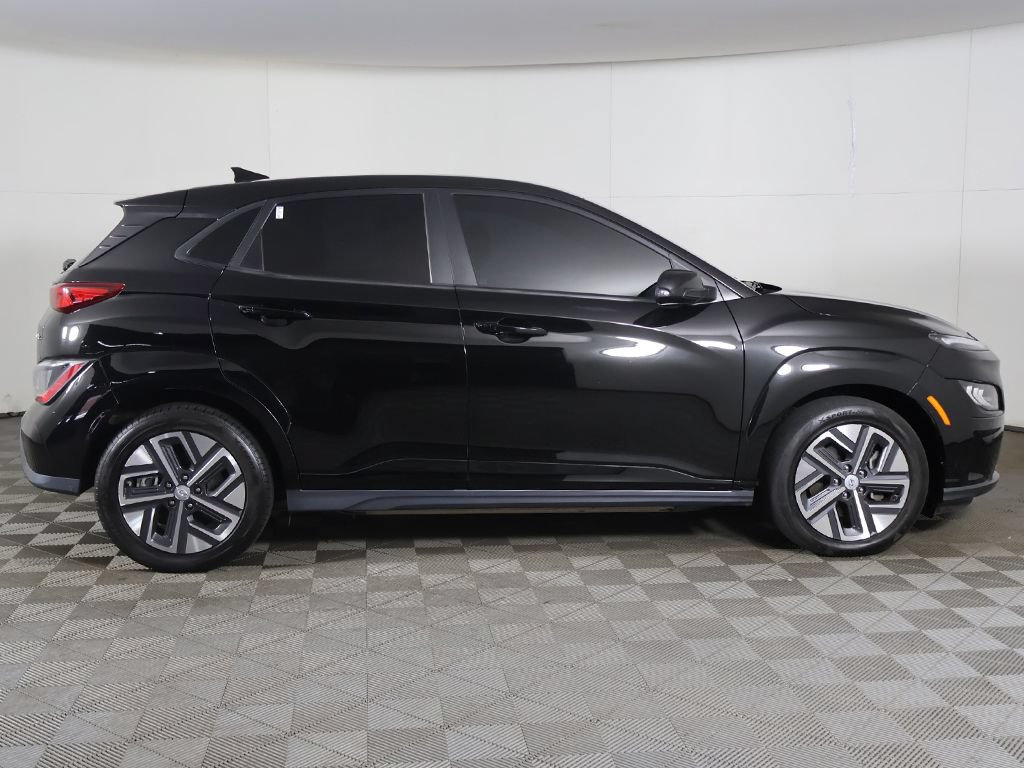 Used 2022 Hyundai Kona Limited w/ Cargo Package FWD image 18