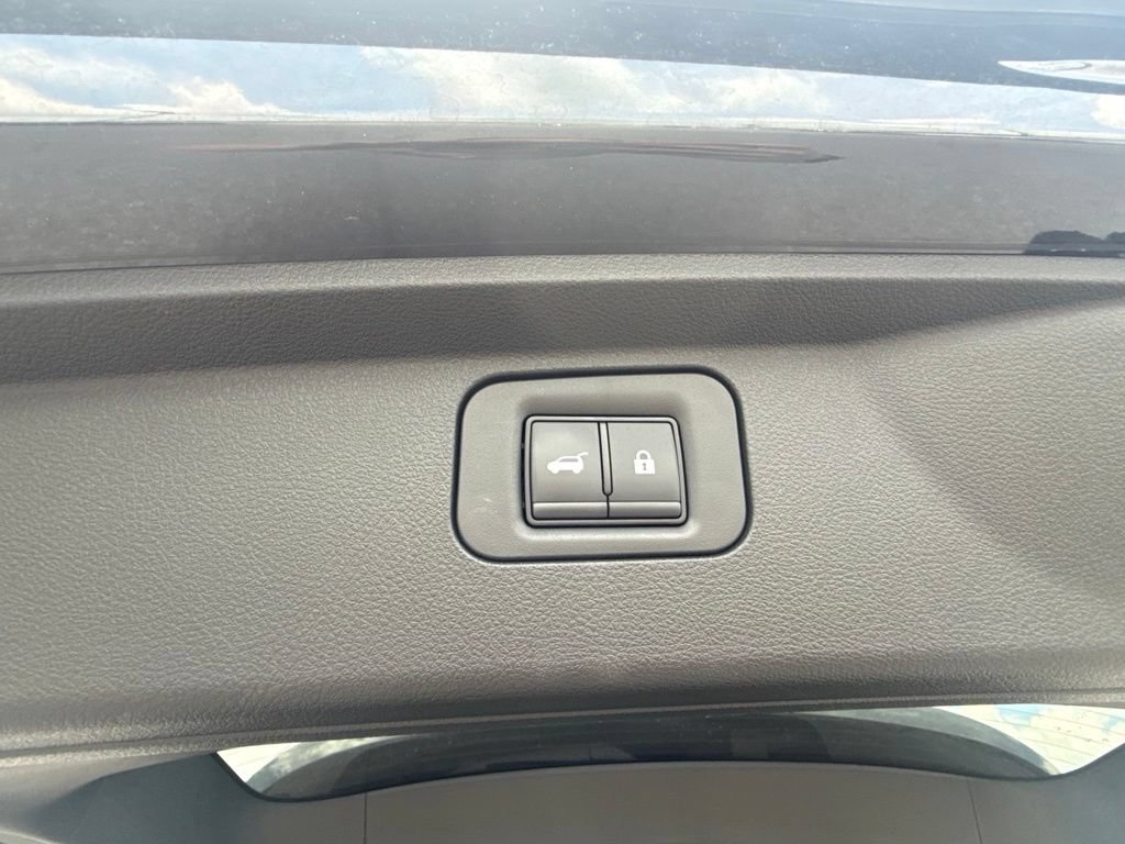 Used 2025 INFINITI QX80 Sensory AWD/4WD image 9