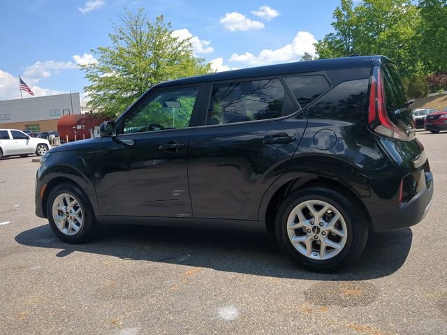 Used 2024 Kia Soul LX w/ Option Group 015 FWD image 6