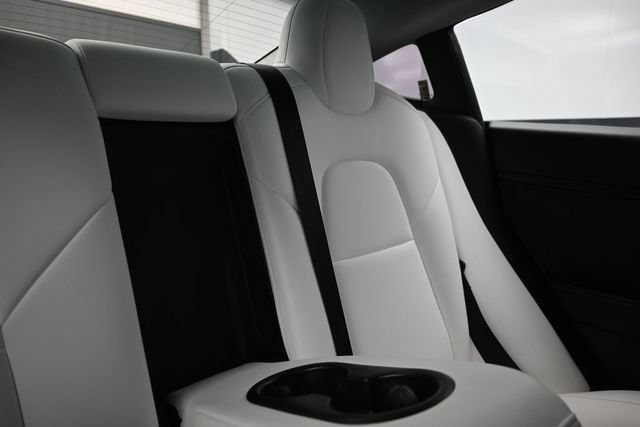 Used 2022 Tesla Model 3 Standard Range RWD image 13