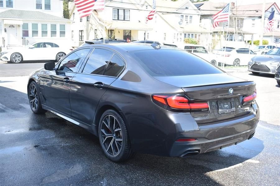 Used 2023 BMW 530e RWD image 5