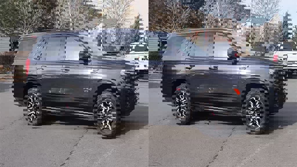 Used 2023 GMC Yukon AT4 image 2