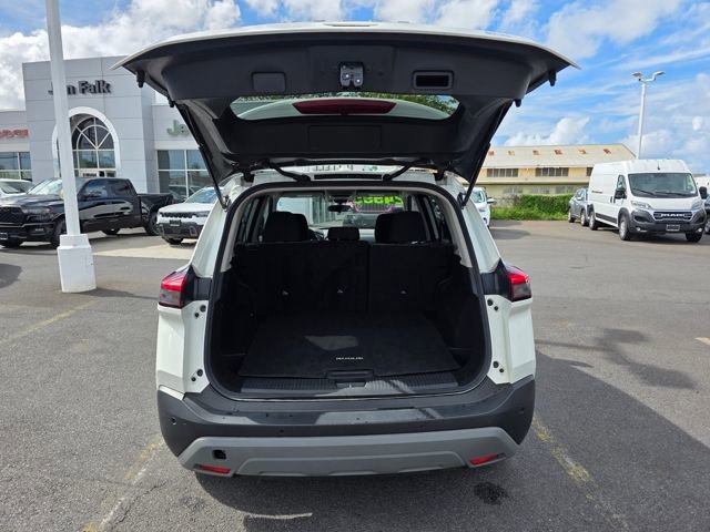 Used 2023 Nissan Rogue SV FWD image 11