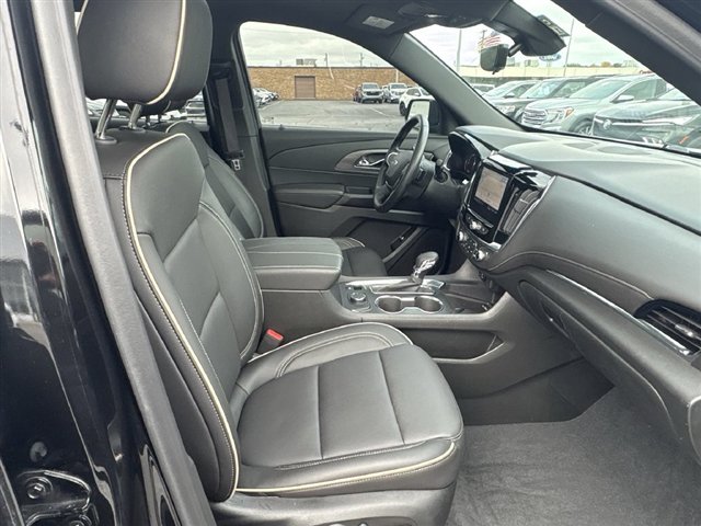 Used 2023 Chevrolet Traverse Premier w/ Redline Edition AWD/4WD image 28