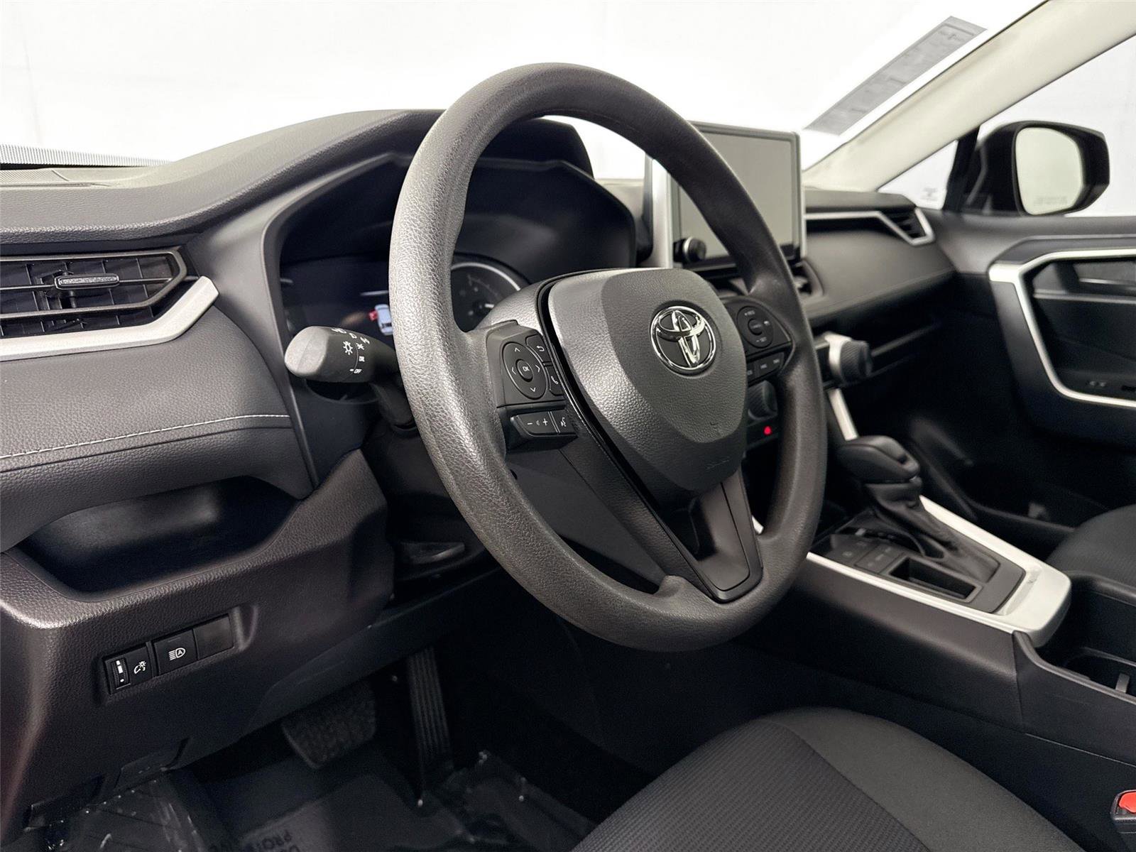 Certified 2025 Toyota RAV4 LE FWD image 4