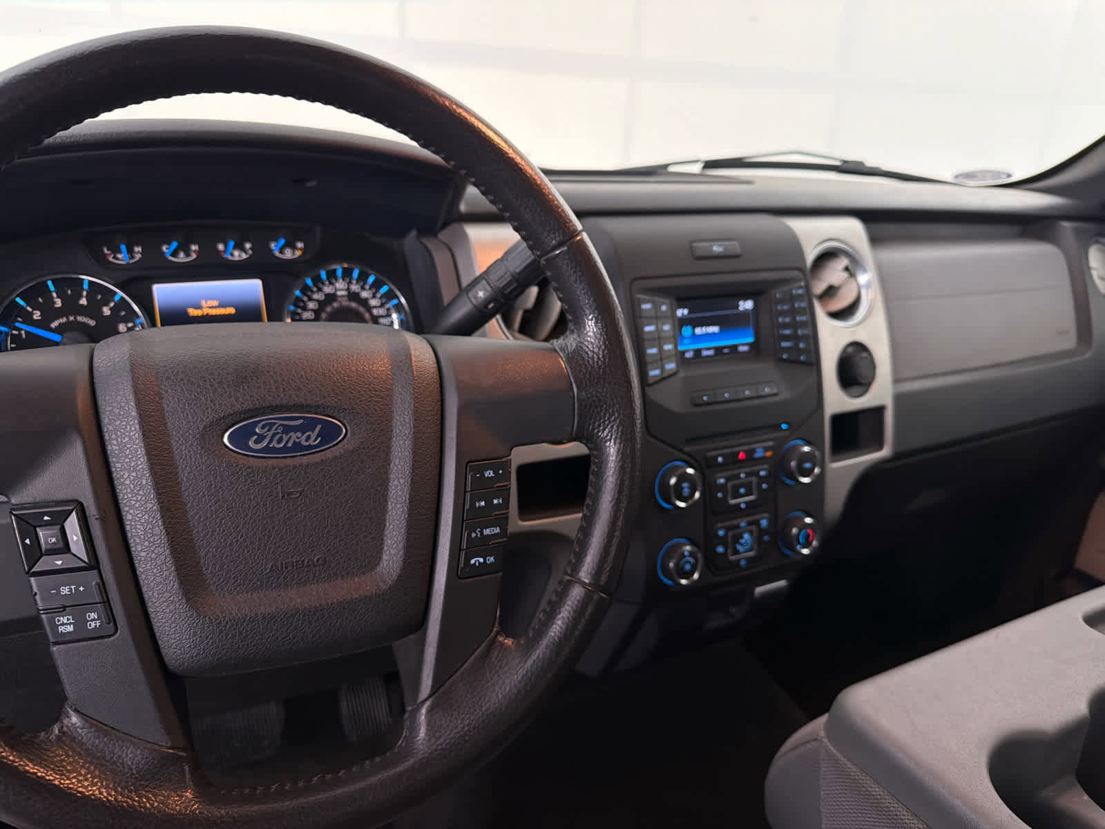 Used 2014 Ford F150 XLT w/ Equipment Group 301A Mid image 16