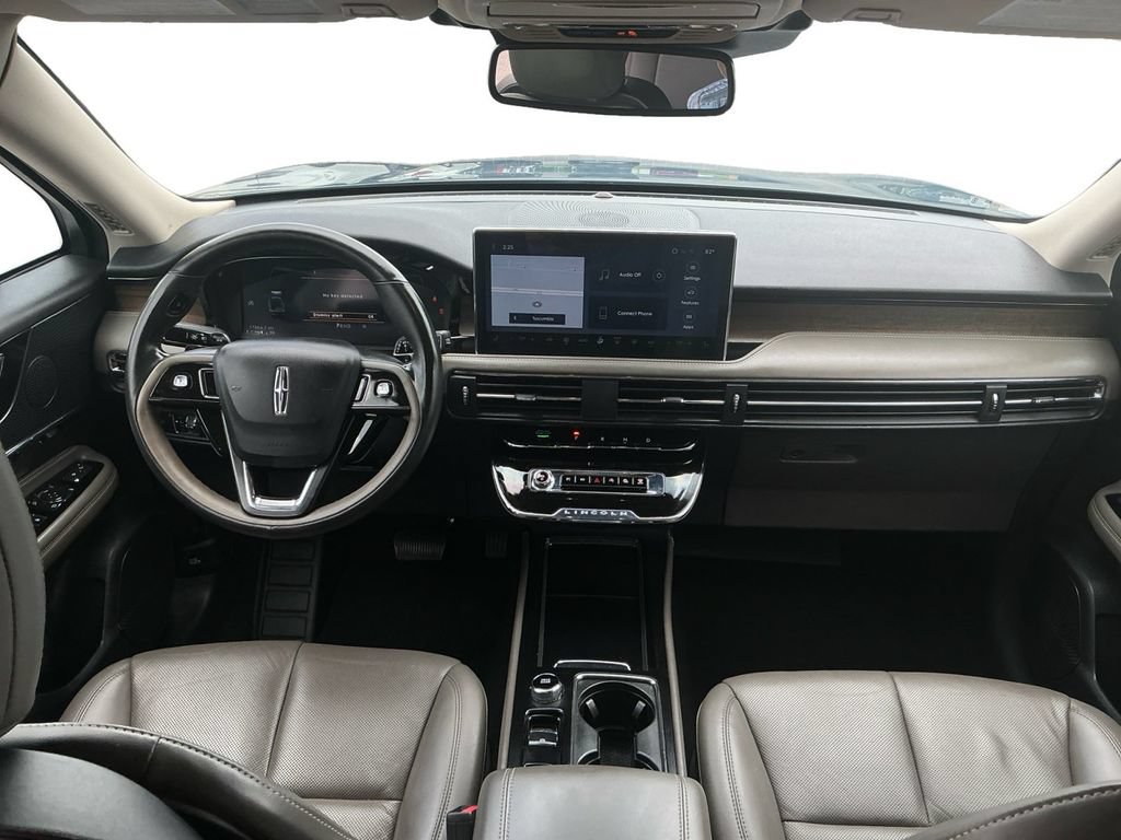 Certified 2024 Lincoln Corsair Reserve FWD image 17