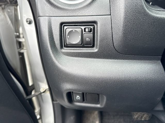 Used 2016 Nissan Versa Note SV image 29